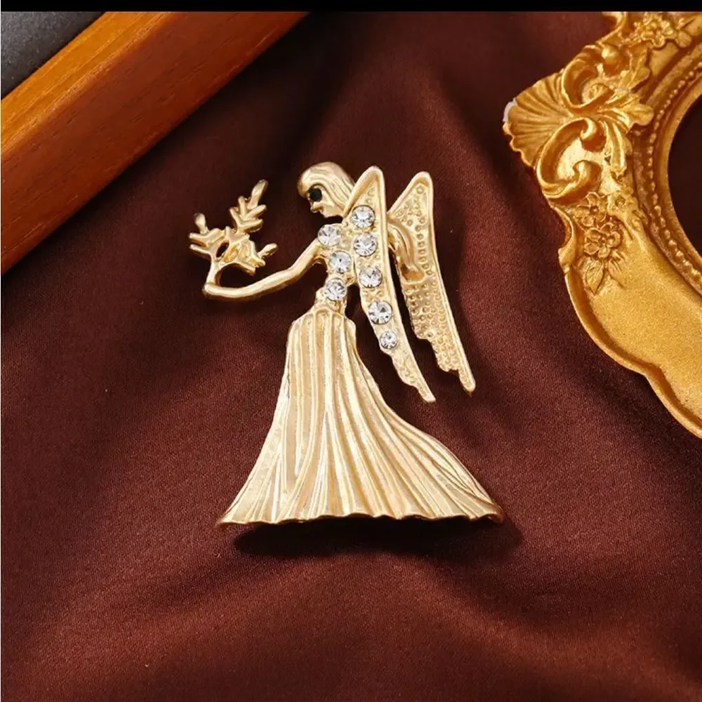 ZODIAC BROOCHES‎